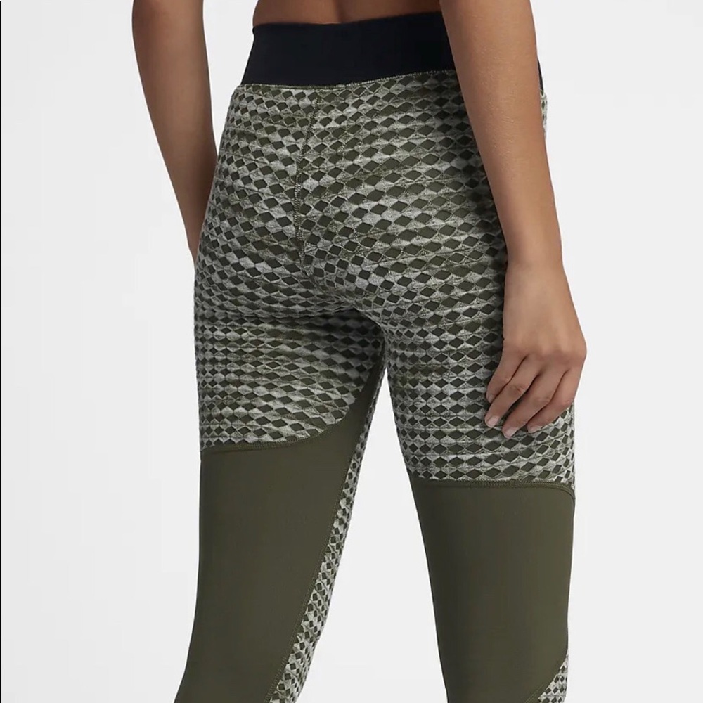 NWT NIKE PRO TRAINING TIGHTS WOMENS SIZE X SMALL